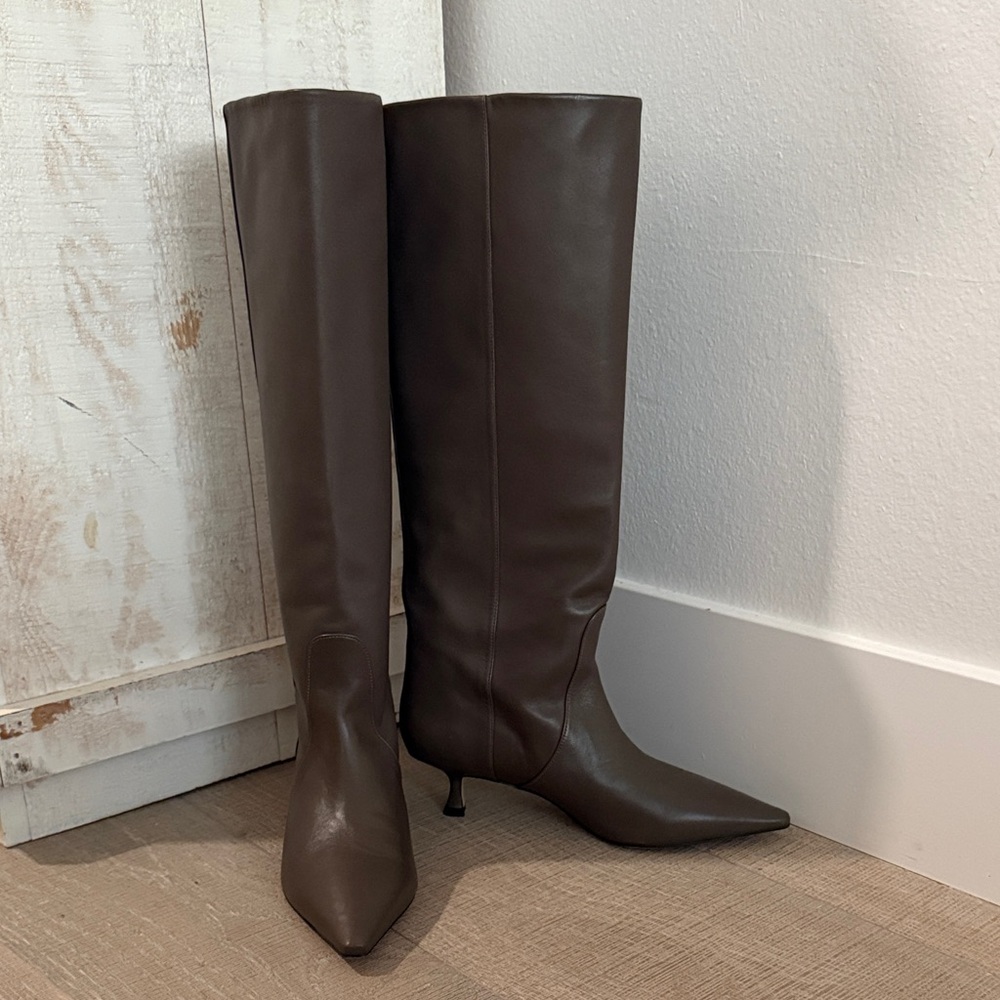 Stuart Weitzman Naomi 50 knee high leather boots. Size 9. Color is Grey-Brown